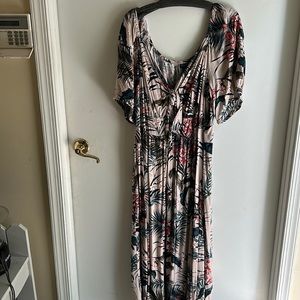 Beautiful summer long dress by city chic